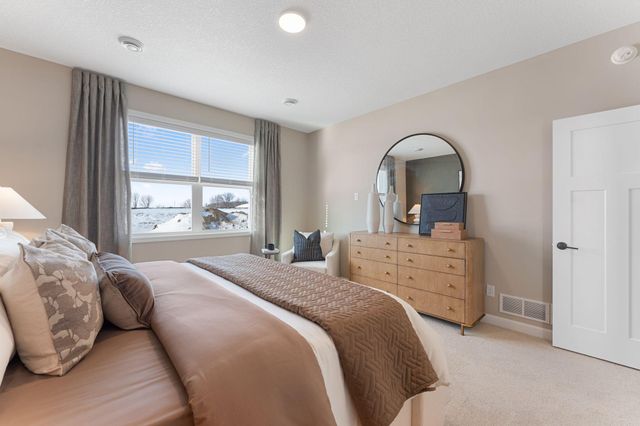 5194 Long Pointe Bay, Woodbury, MN 55129