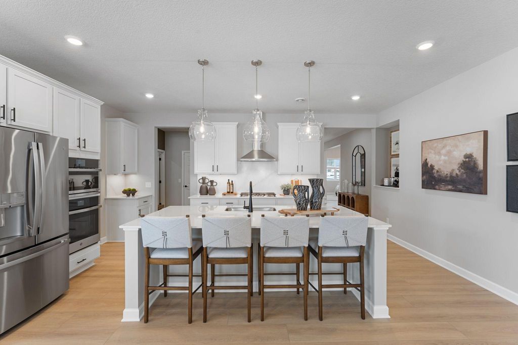 5194 Long Pointe Bay, Woodbury, MN 55129