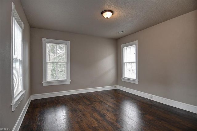 55 Riverview AVE, Portsmouth, VA 23704