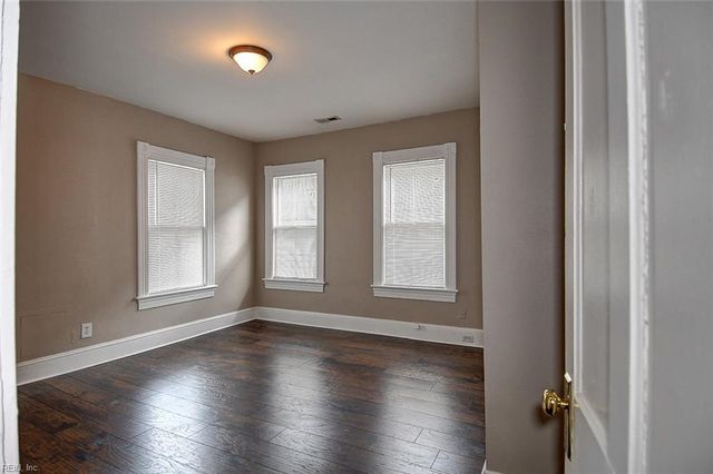 55 Riverview AVE, Portsmouth, VA 23704