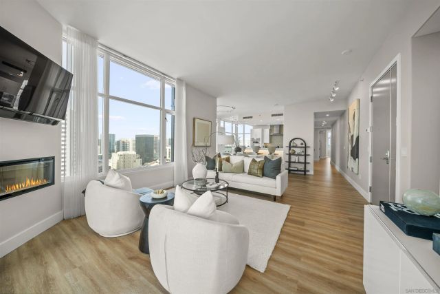 550 Front St 2303, San Diego, CA 92101