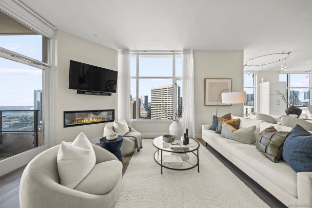 550 Front St 2303, San Diego, CA 92101