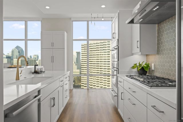 550 Front St 2303, San Diego, CA 92101