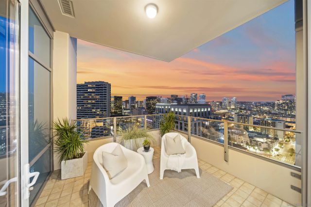 550 Front St 2303, San Diego, CA 92101