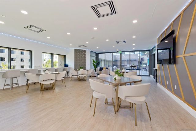 550 Front St 2303, San Diego, CA 92101