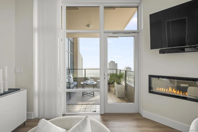 550 Front St 2303, San Diego, CA 92101