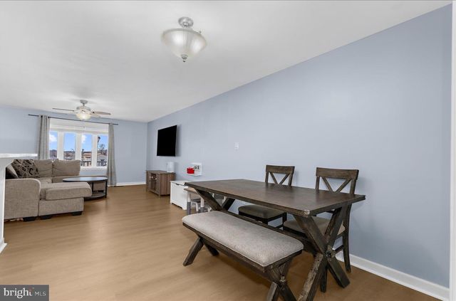 7 HONEY LOCUST CT, Essex, MD 21221