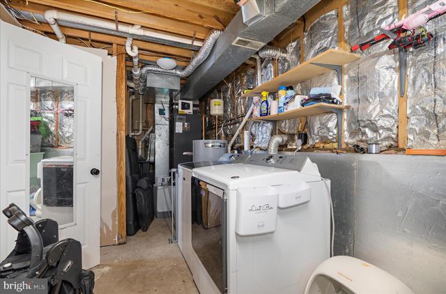 7 HONEY LOCUST CT, Essex, MD 21221