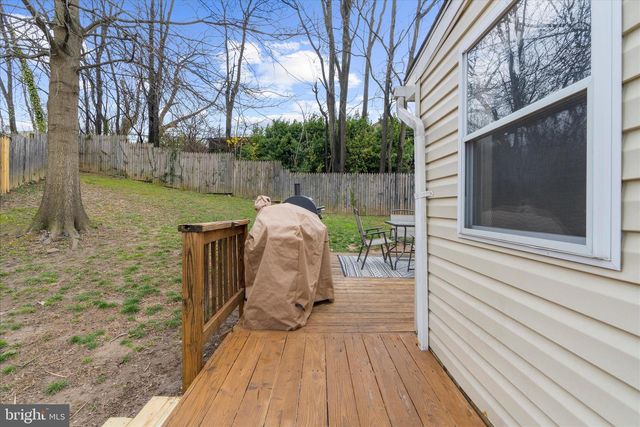 7 HONEY LOCUST CT, Essex, MD 21221