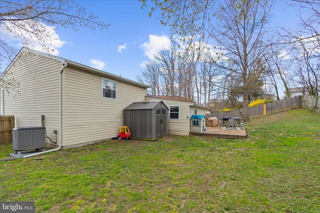 7 HONEY LOCUST CT, Essex, MD 21221