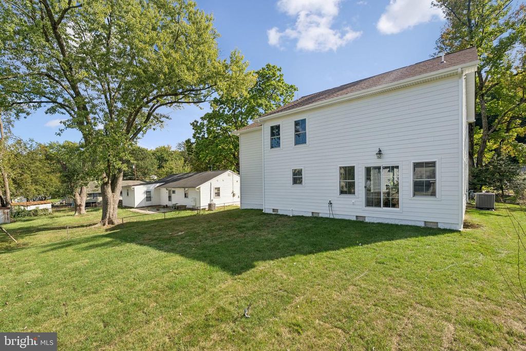 5532 HALWIS ST, Alexandria, VA 22303