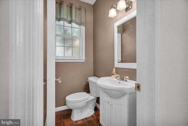 1921 W POINT DR, Cherry Hill, NJ 08003