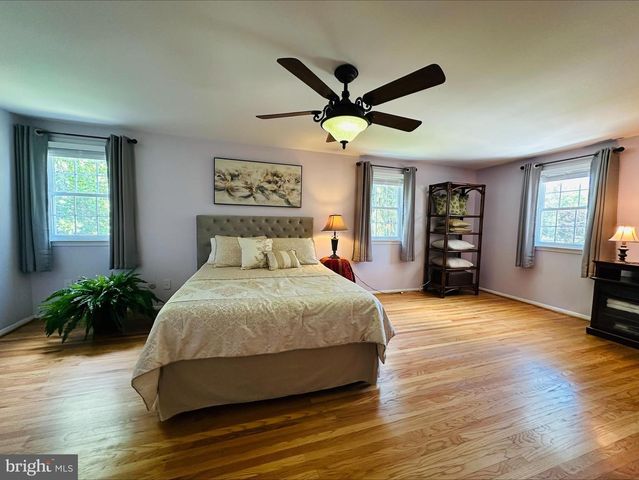 1921 W POINT DR, Cherry Hill, NJ 08003