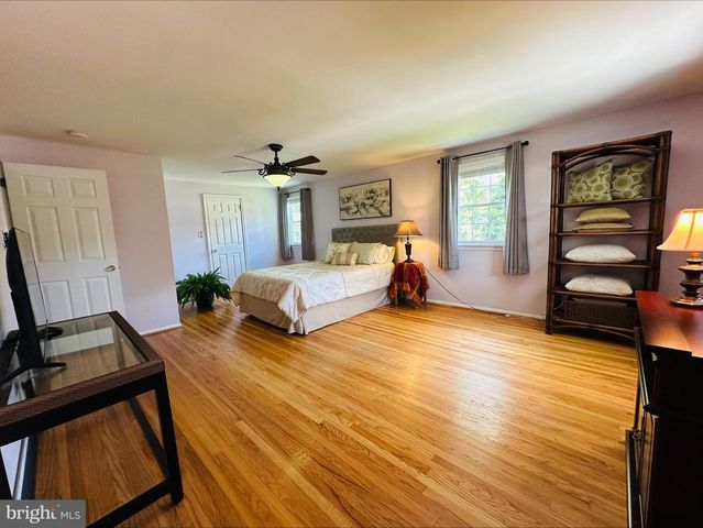 1921 W POINT DR, Cherry Hill, NJ 08003