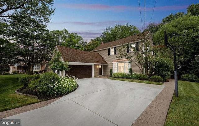 1921 W POINT DR, Cherry Hill, NJ 08003