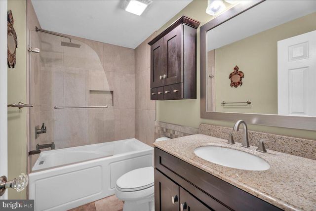 1921 W POINT DR, Cherry Hill, NJ 08003