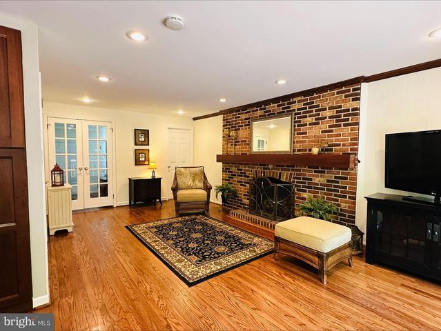 1921 W POINT DR, Cherry Hill, NJ 08003