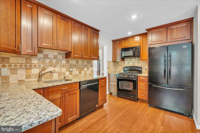 1921 W POINT DR, Cherry Hill, NJ 08003