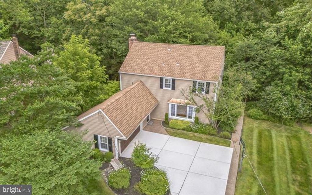 1921 W POINT DR, Cherry Hill, NJ 08003
