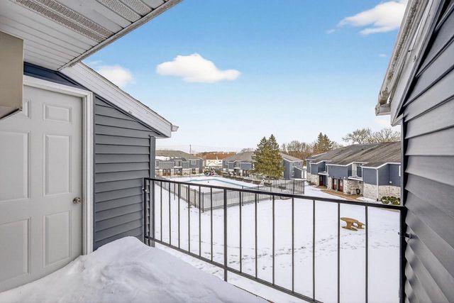 306 Whispering Pines Way, Fitchburg, WI 53713