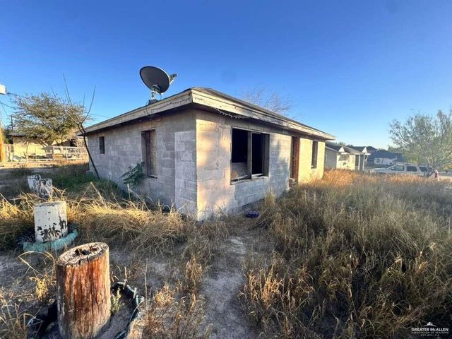 213 Guadalupe Flores Road, Sullivan City, TX 78595