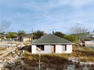 213 Guadalupe Flores Road, Sullivan City, TX 78595