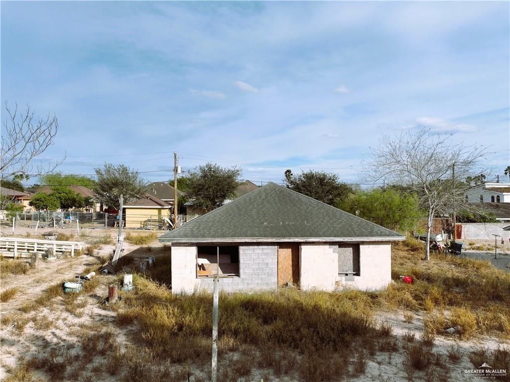 213 Guadalupe Flores Road, Sullivan City, TX 78595