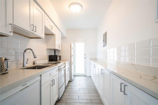 1750 S Treasure Dr 7, North Bay Village, FL 33141