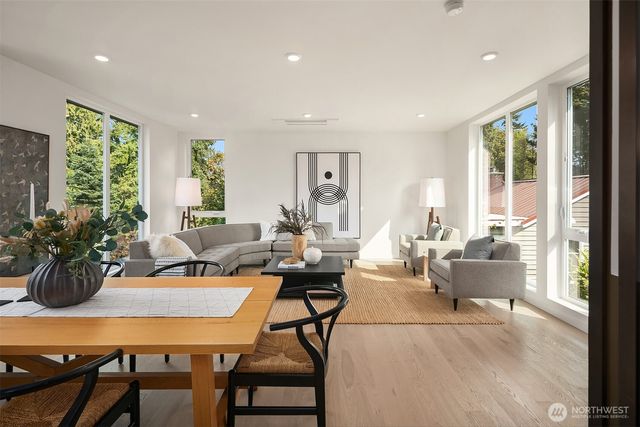 2030 NE 123rd Street, Seattle, WA 98125