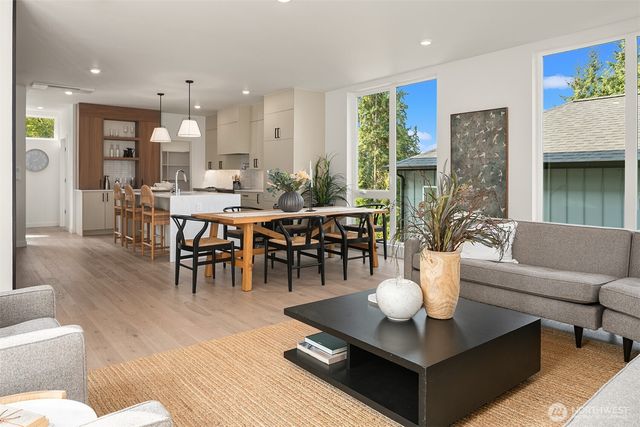 2030 NE 123rd Street, Seattle, WA 98125
