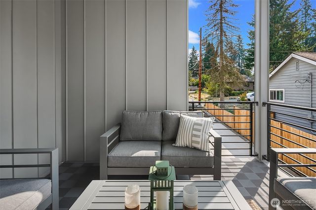 2030 NE 123rd Street, Seattle, WA 98125