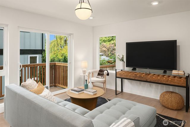 2030 NE 123rd Street, Seattle, WA 98125