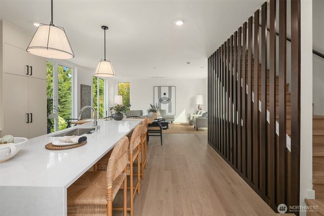 2030 NE 123rd Street, Seattle, WA 98125