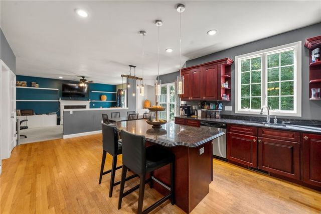 365 Cottrell Road, Tiverton, RI 02878