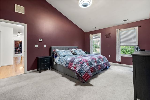 365 Cottrell Road, Tiverton, RI 02878