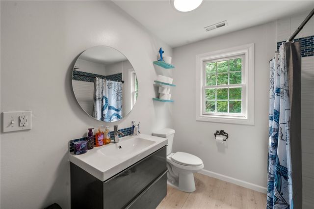 365 Cottrell Road, Tiverton, RI 02878