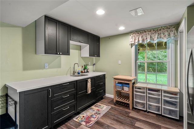 365 Cottrell Road, Tiverton, RI 02878