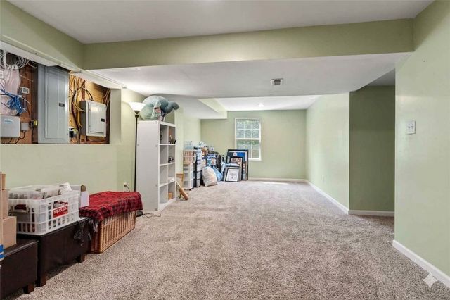 365 Cottrell Road, Tiverton, RI 02878