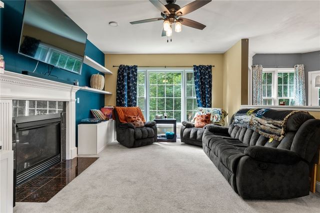365 Cottrell Road, Tiverton, RI 02878