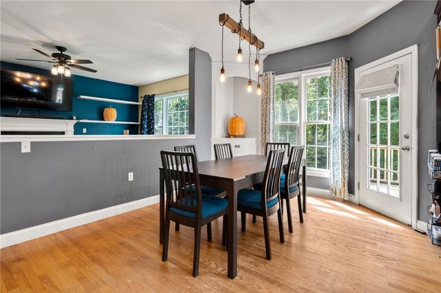 365 Cottrell Road, Tiverton, RI 02878