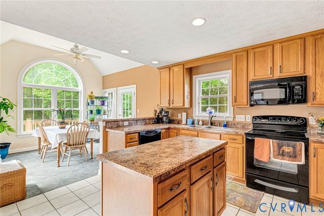 112 E Woodland Rd, Williamsburg, VA 23188