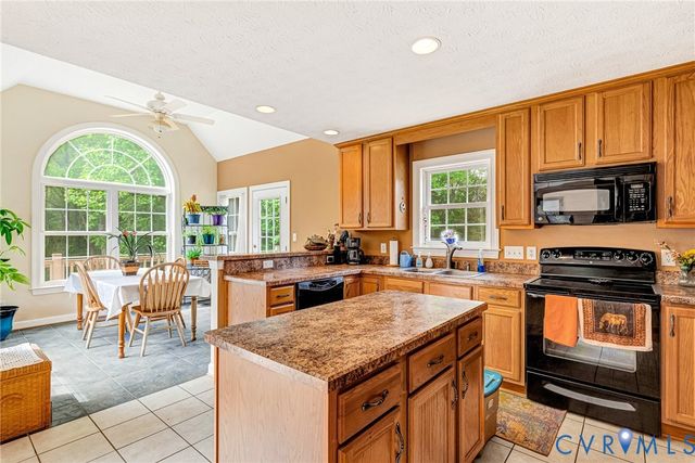 112 E Woodland Rd, Williamsburg, VA 23188
