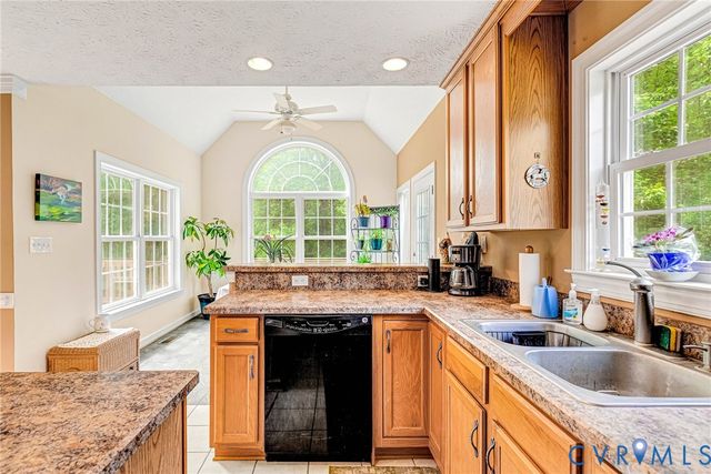 112 E Woodland Rd, Williamsburg, VA 23188