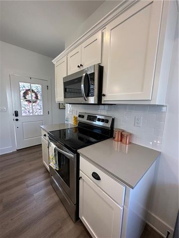 851 S One Mile Road, Fayetteville, AR 72704