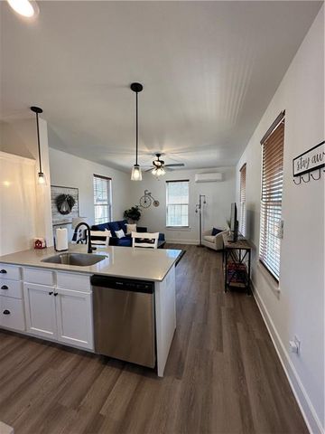 851 S One Mile Road, Fayetteville, AR 72704