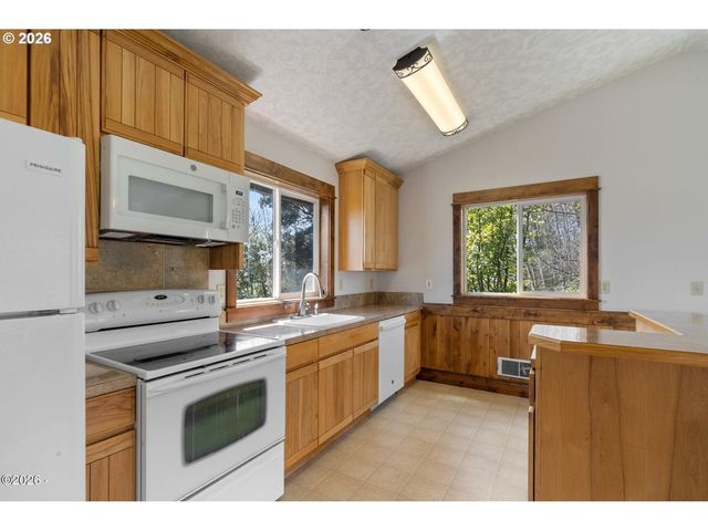 1025 WILSON RIVER Loop, Tillamook, OR 97141