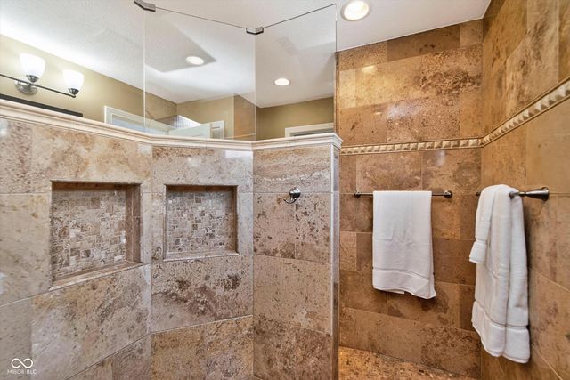 5184 Lake Point Drive, Carmel, IN 46033