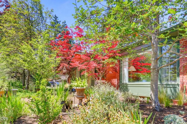 1365 Ponderosa Drive, Ashland, OR 97520