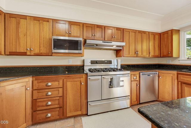 1365 Ponderosa Drive, Ashland, OR 97520