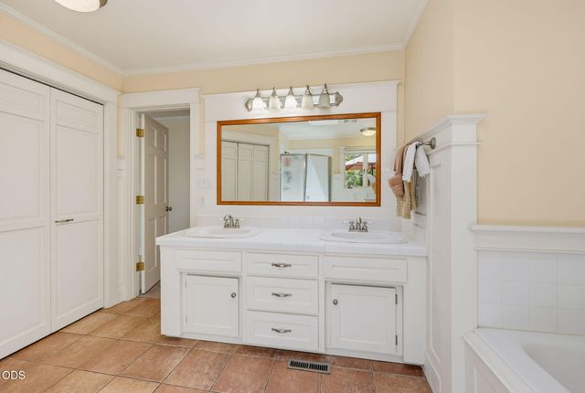 1365 Ponderosa Drive, Ashland, OR 97520